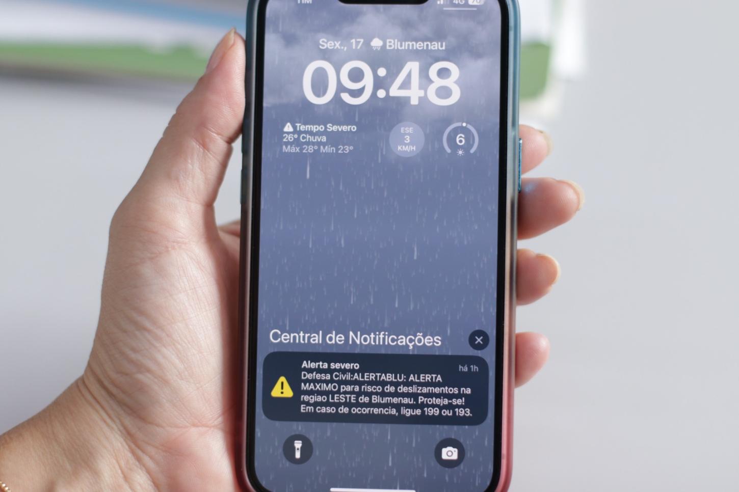 BLUMENAU, DESTAQUES	  Alerta de deslizamento enviado