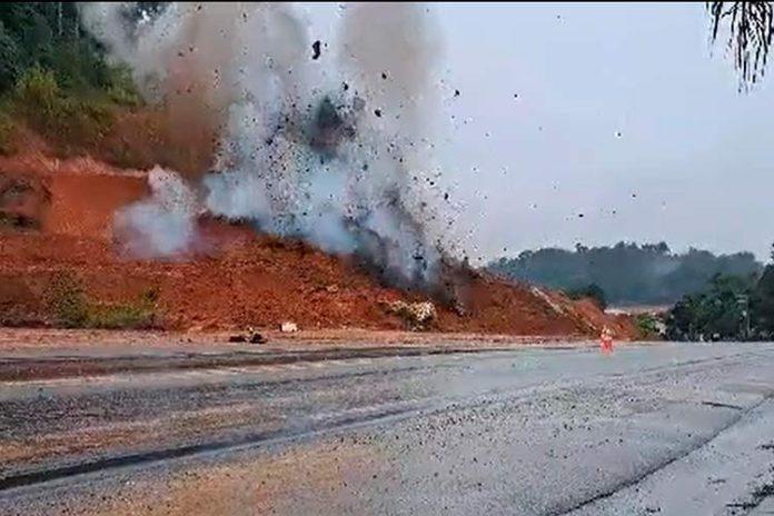 Evento de Desmonte de Rocha na BR-470 Requer Interrupção Temporária do Tráfego