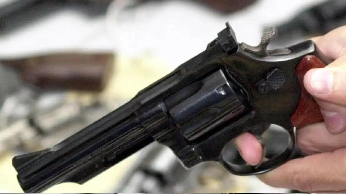 Moradores confundem tiros com rojões e encontram homem morto em SC