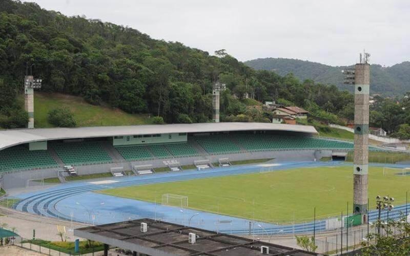 Na manhã desta sexta-feira, a Federação Catarinense de Futebol realizou uma vistoria inicial no Estádio do SESI.