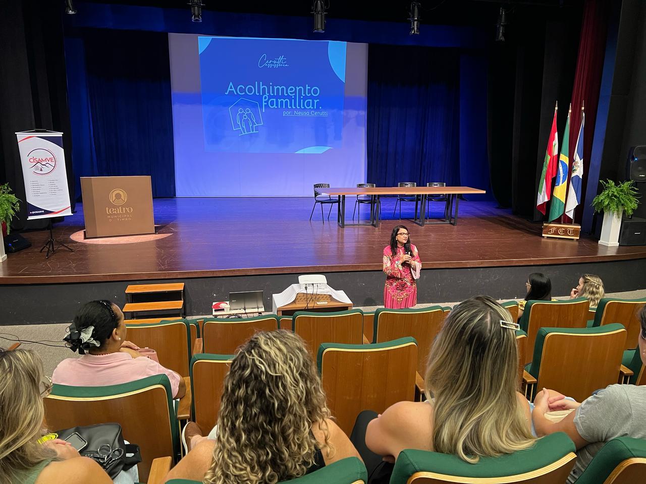 Timbó recebe hoje palestra sobre Acolhimento Familiar para famílias interessadas em participar do programa