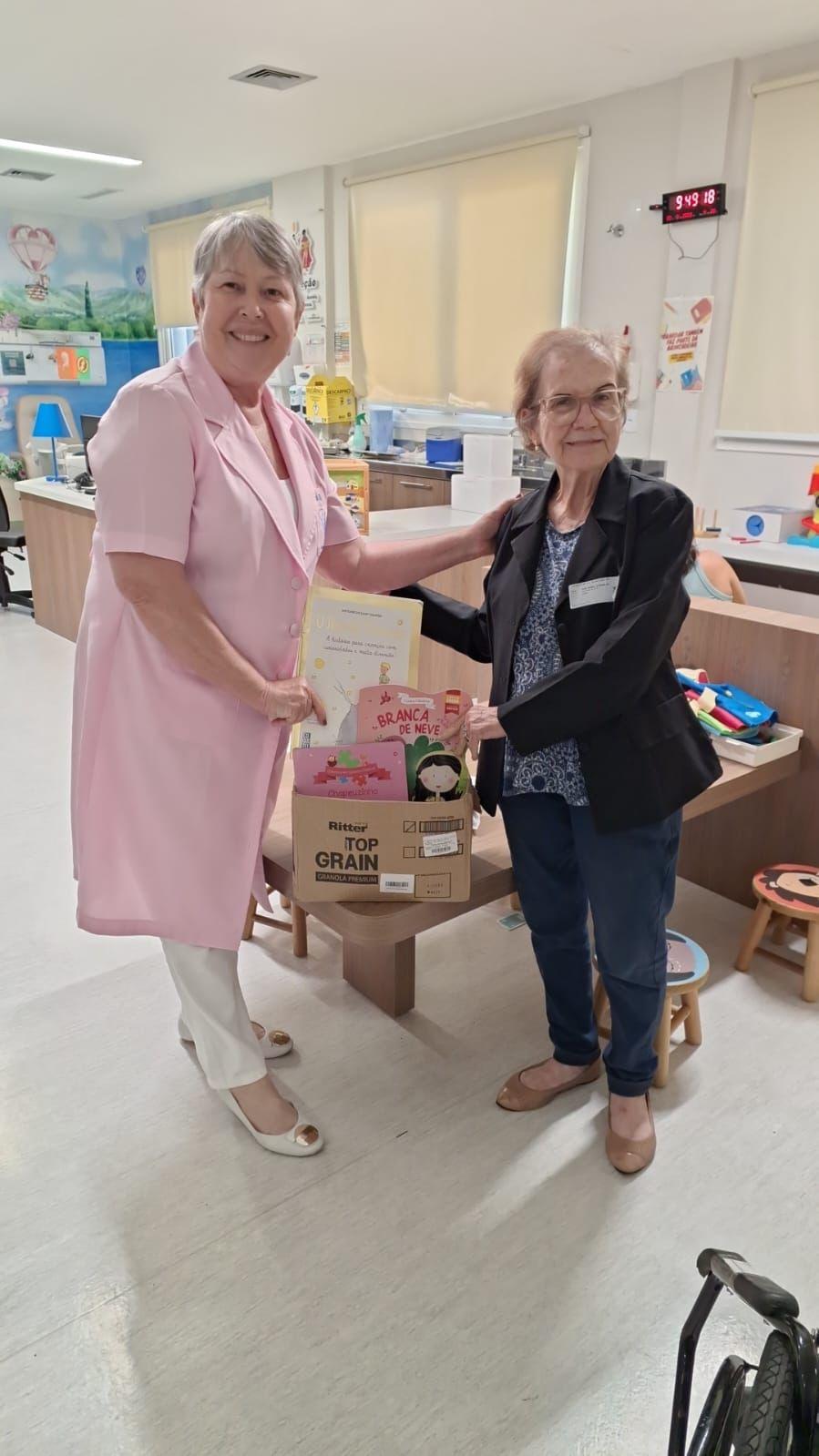Literatura que transforma: Biblioteca de Timbó leva leitura ao Hospital Santo Antônio