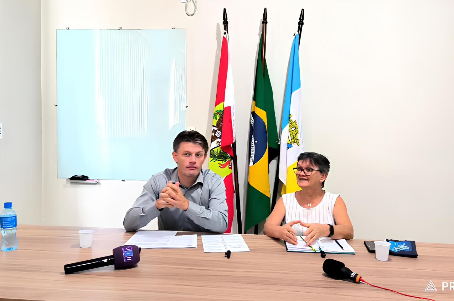 Reforma Administrativa e Folha Salarial: Prefeito de Benedito Novo  e Presidente da Câmara Esclarecem Números e Mudanças em Coletiva de Imprensa