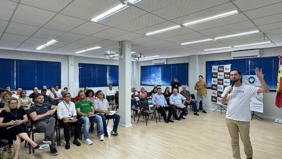 Ascurra sedia encontro regional com jornalistas e representantes do Sistema Amve e consórcios públicos