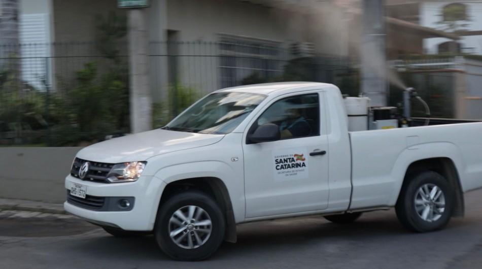 Combate à dengue: Blumenau reforça aplicação do fumacê na região do Garcia