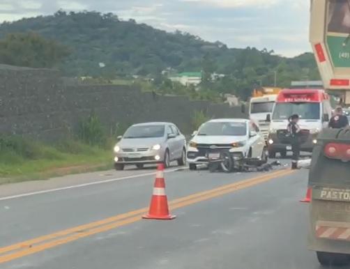 Motociclista morre em grave acidente na BR-470 em Blumenau