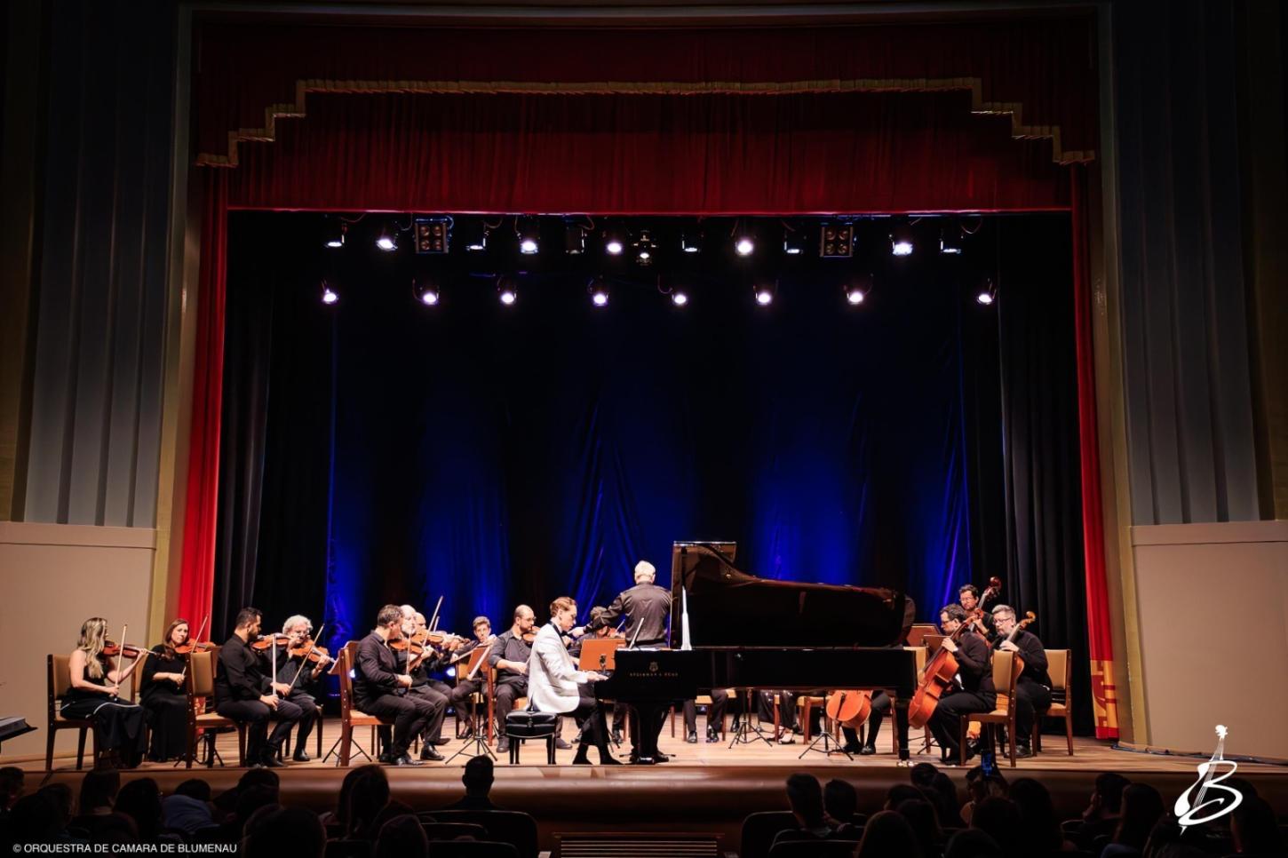 Orquestra de Câmara de Blumenau apresenta gratuitamente o concerto “Gala Lírica”, nesta quarta-feira, dia 09, em Indaial