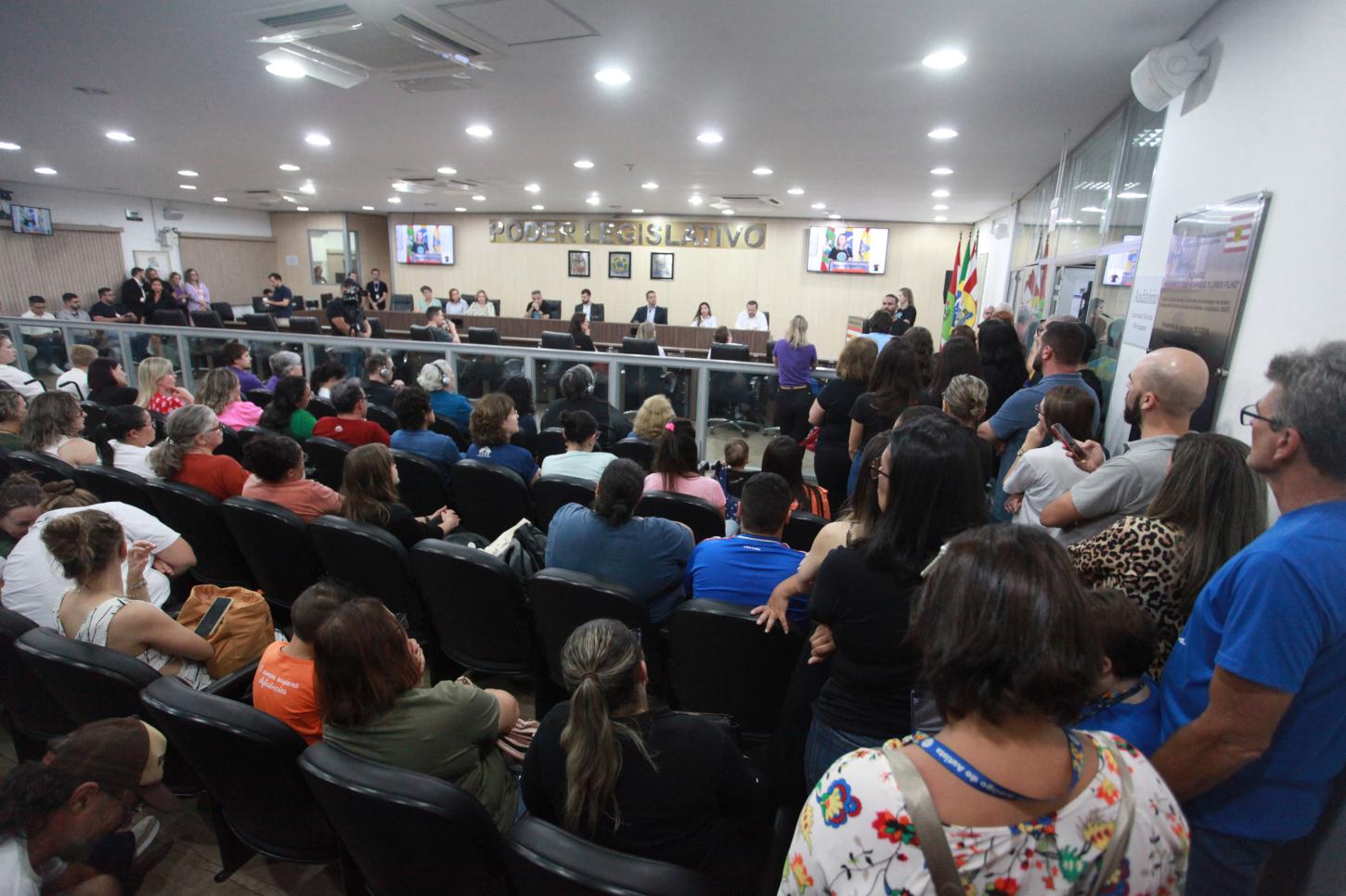 Participação popular marca audiência pública sobre Educação Especial na Câmara de Blumenau