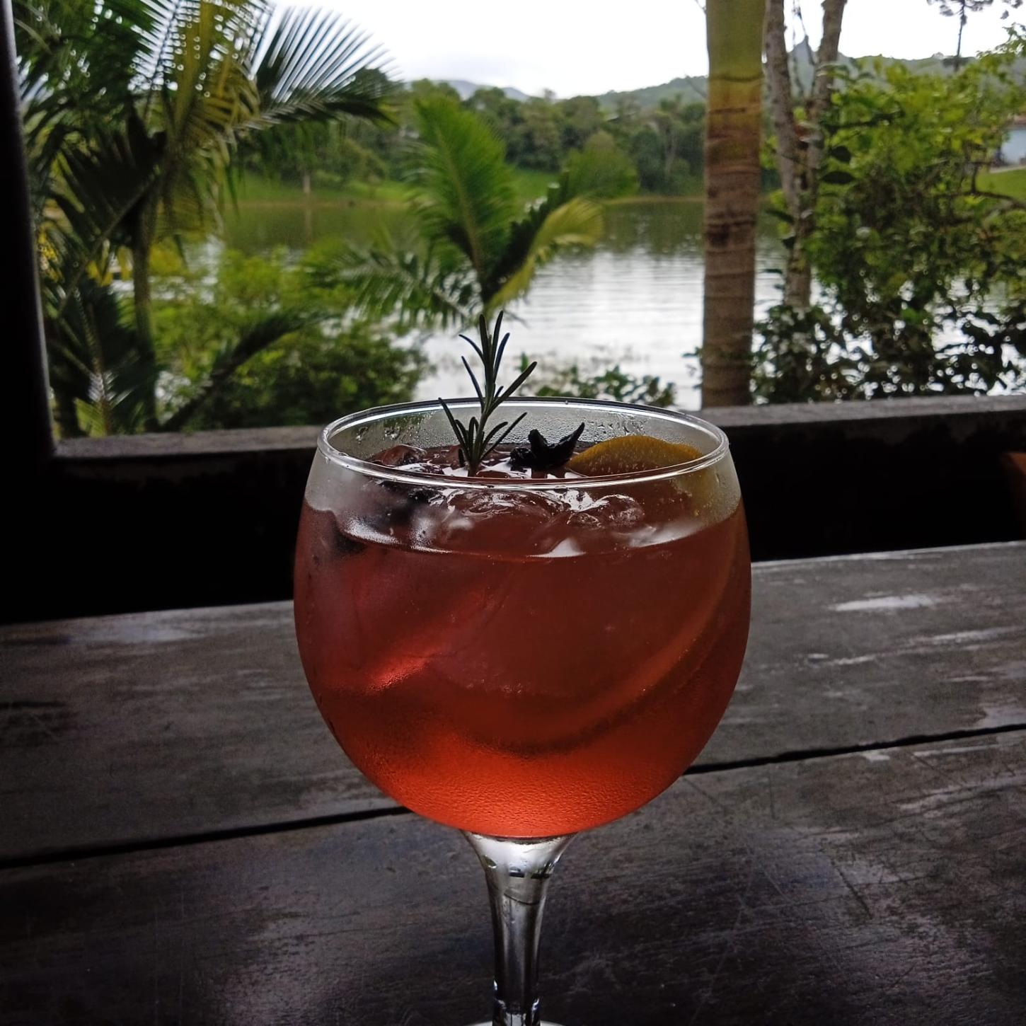 Refúgio na Serra: A Casa Amarela na Barragem de Rio Bonito Espera por Você