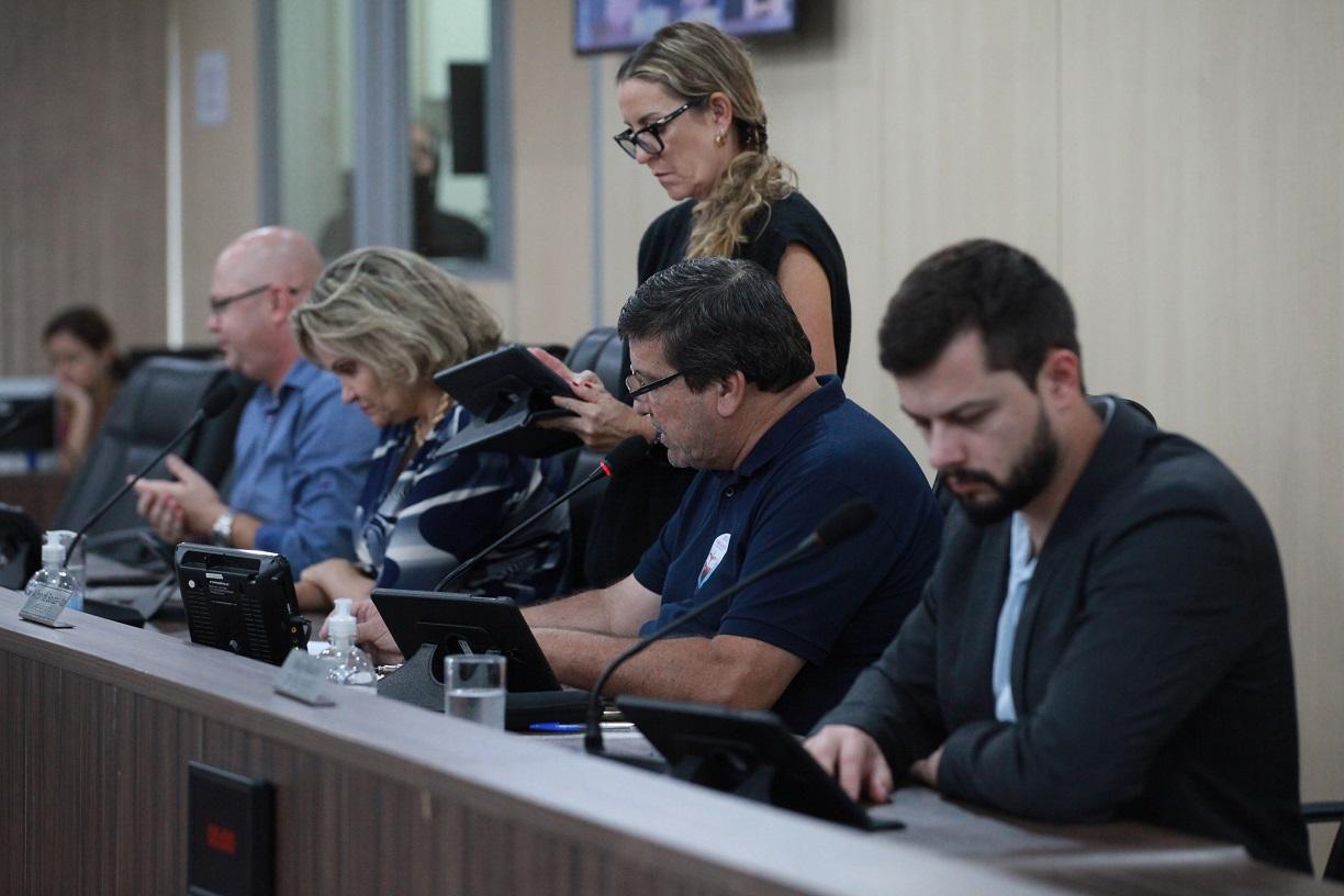 Câmara de Blumenau aprova projeto que obriga divulgação de licenças ambientais no Portal da Transparência