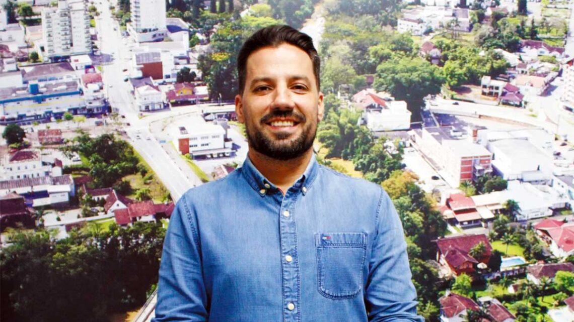 Contas de 2023 do Ex-Prefeito Jorge Krüger são aprovadas na Câmara de Timbó