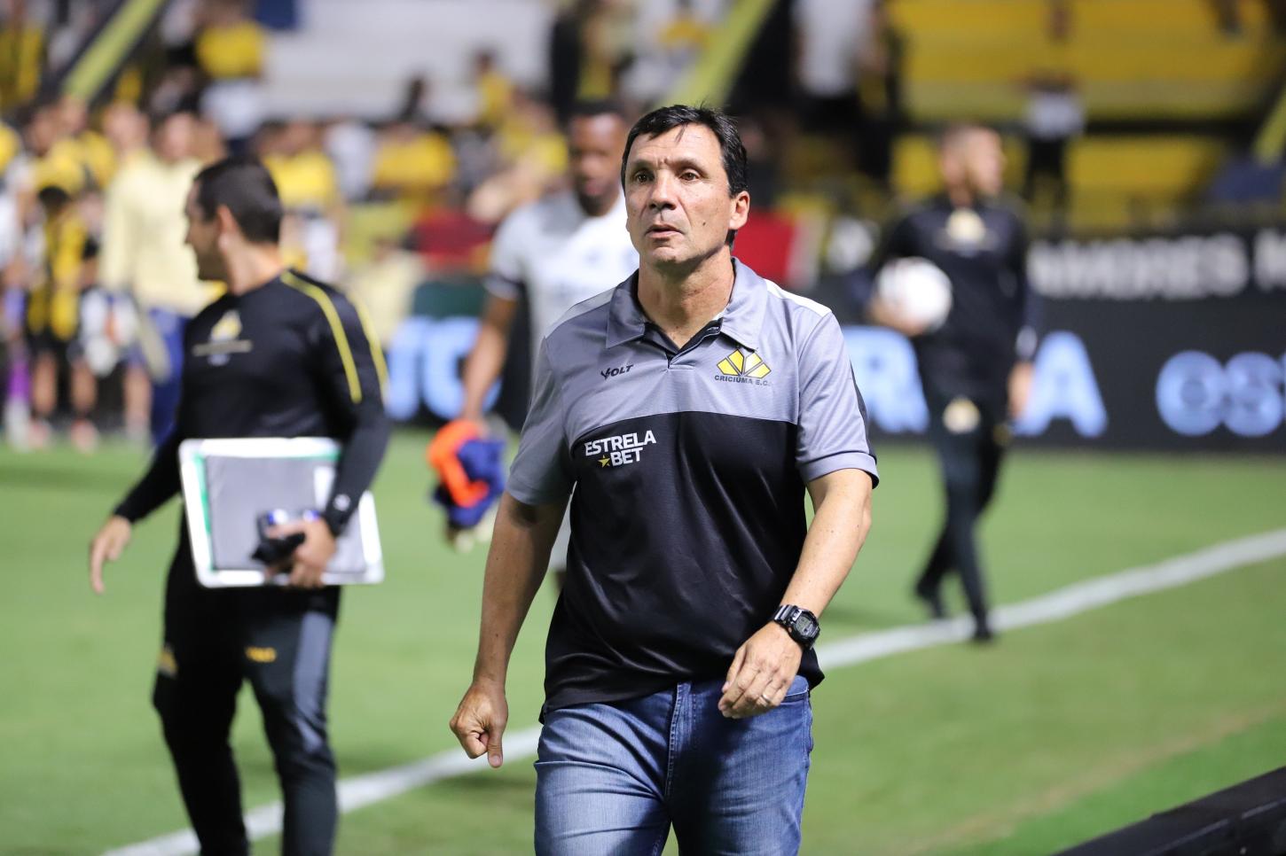 Criciúma anuncia demissão de Zé Ricardo