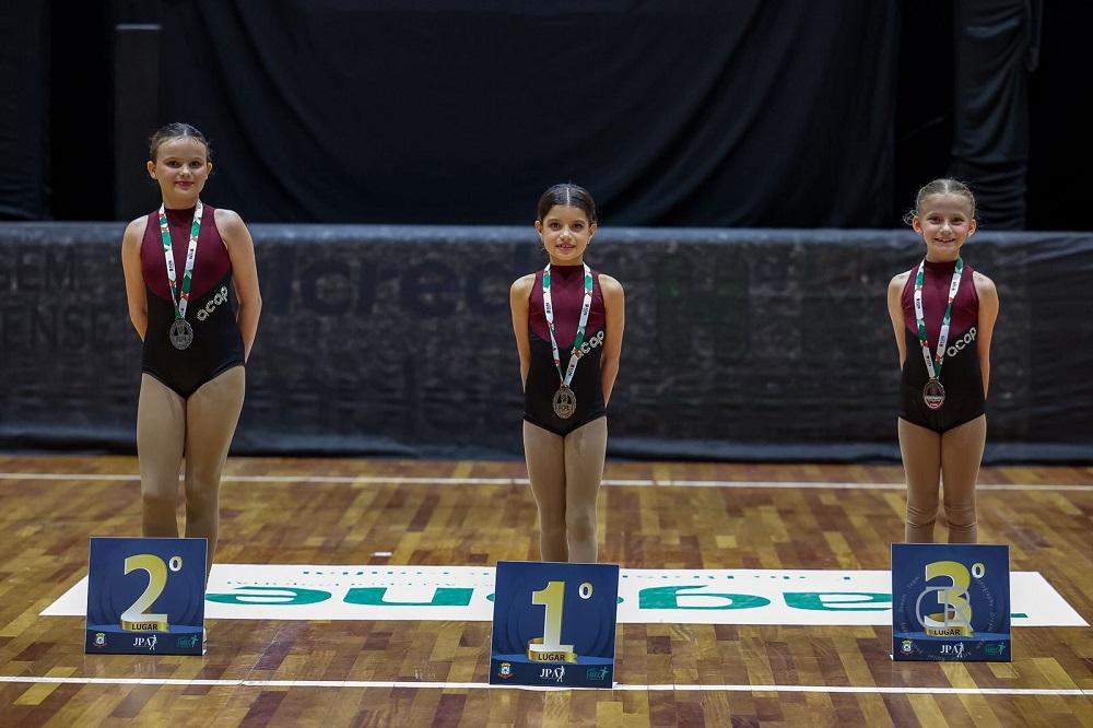 Equipe de patinação artística da FME brilham na 1ª fase do Campeonato Catarinense de Patinação Artística