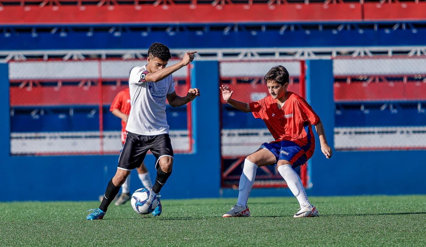 Fase Municipal do “Moleque Bom de Bola” de Brusque começa com grandes jogos