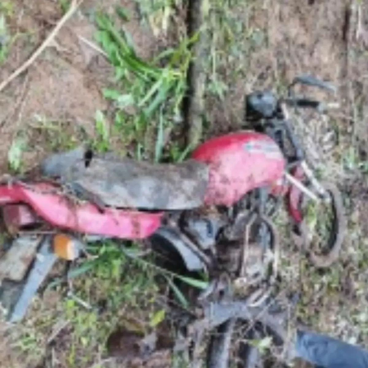 Moto furtada em 2015 é achada enterrada durante obra de loteamento em SC