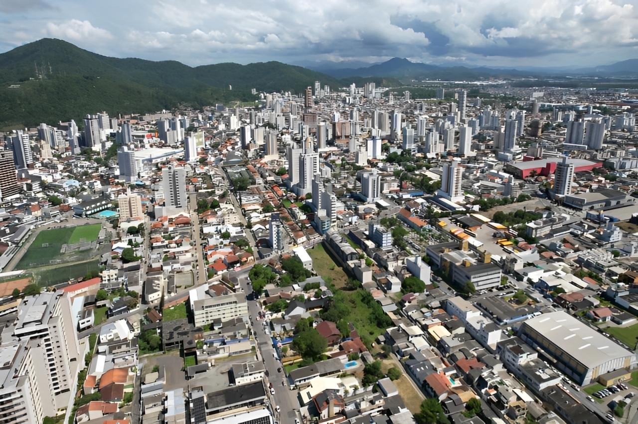 PREFEITURA NOS BAIRROS LEVA SERVIÇOS A MORADORES DO FAZENDA, FAZENDINHA, CABEÇUDAS E PRAIA BRAVA
