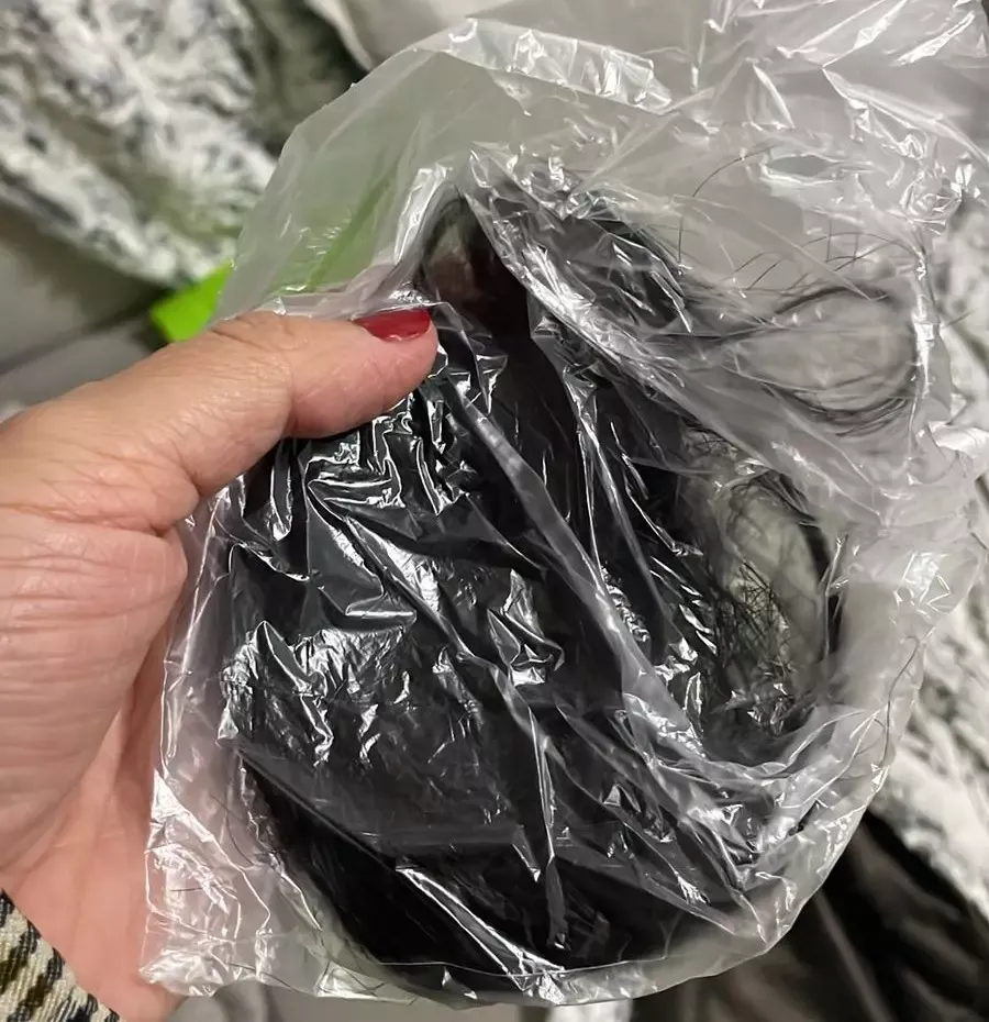 Cantora de Blumenau sofre ataque violento em frente de casa e pede ajuda para identificar os criminosos