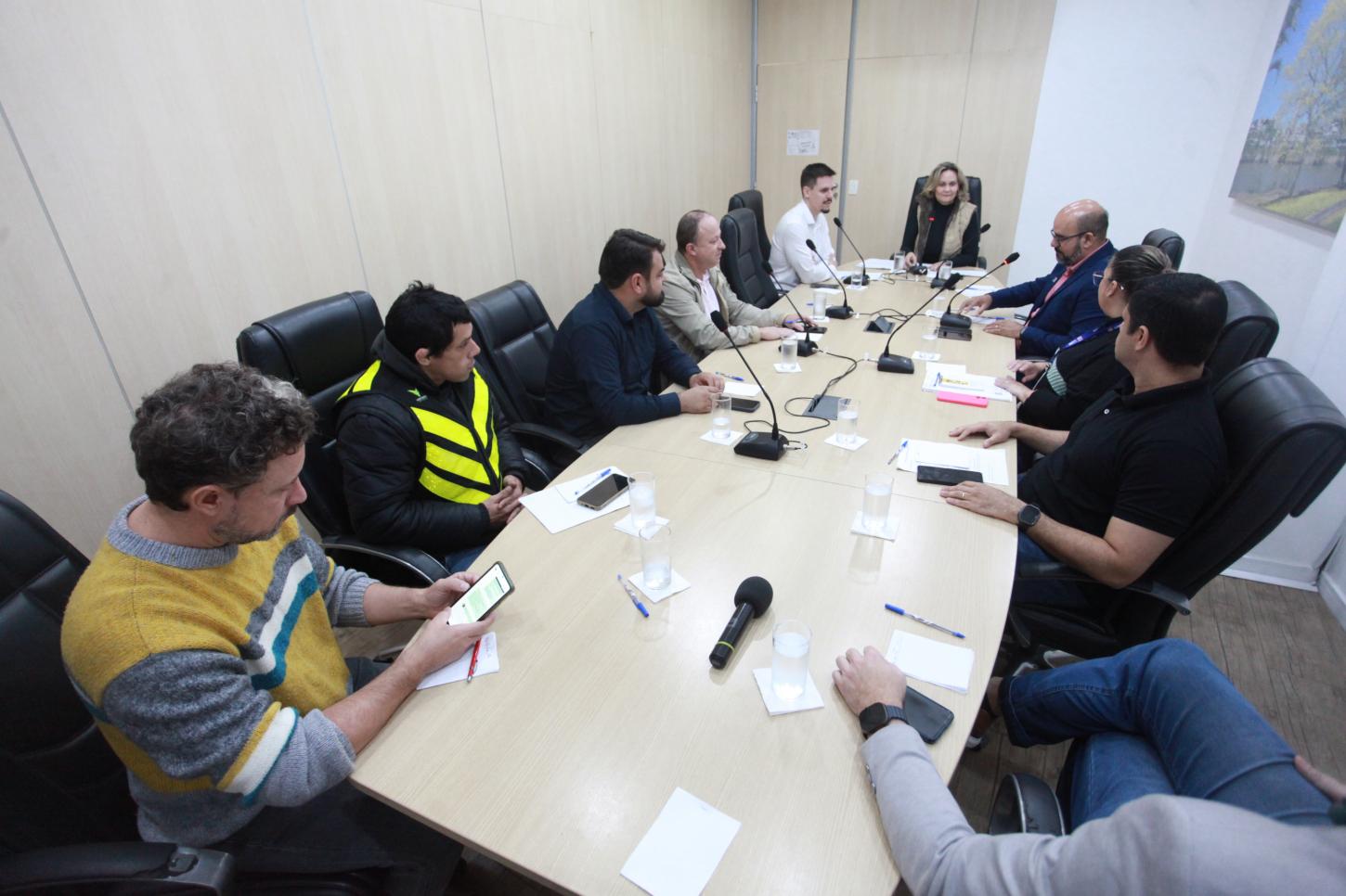 Comissão da Área Azul recebe secretário municipal para debater questionamentos e demandas de categorias