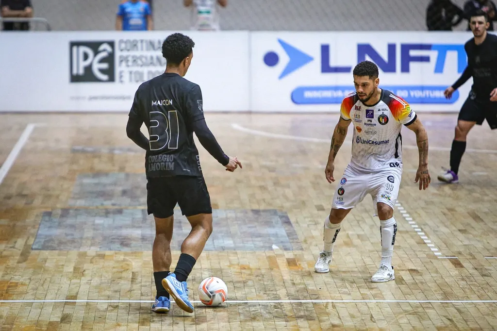 Estreia de Douglas Barp não muda cenário de derrotas