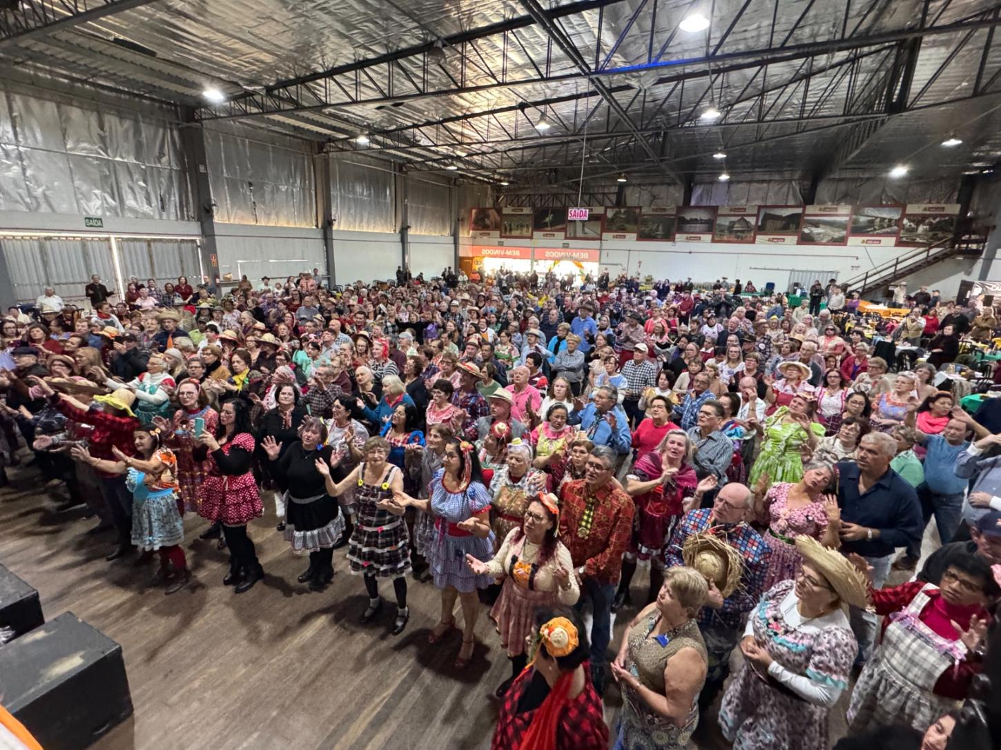 Festa Junina da Melhor Idade reúne mais de 800 pessoas em Indaial