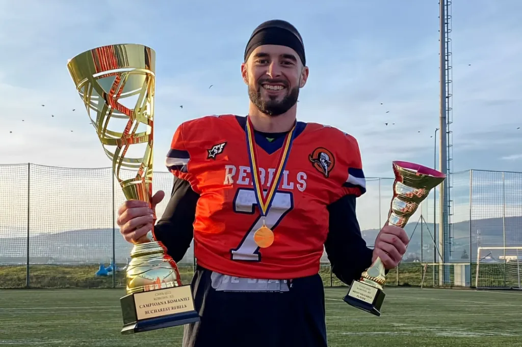 Quarterback Americano chega nesta semana para reforçar o T-Rex no campeonato nacional de futebol americano.
