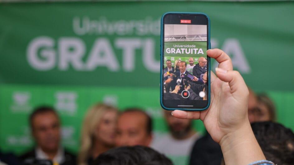 Universidade Gratuita possui 832 milionários matriculados; veja outras irregularidades