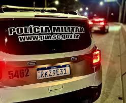 A Polícia Militar de Timbó atendeu uma ocorrência de tentativa de incêndio doloso na noite desta terça-feira (22), por volta das 22h30, no bairro Tiroleses.