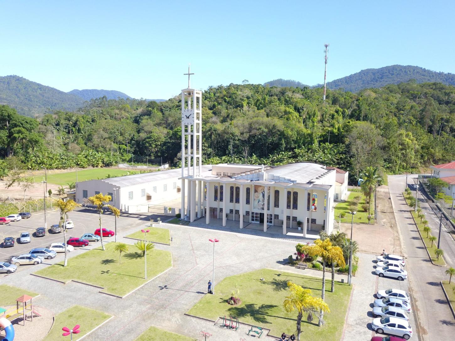 A Prefeitura de Rio dos Cedros segue firme na execução de obras por todo o município