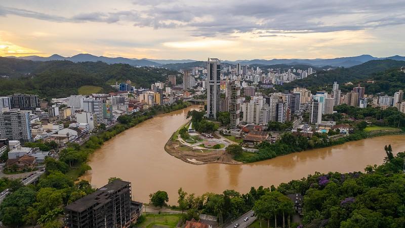 Blumenau é a segunda cidade que mais gera empregos em Santa Catarina