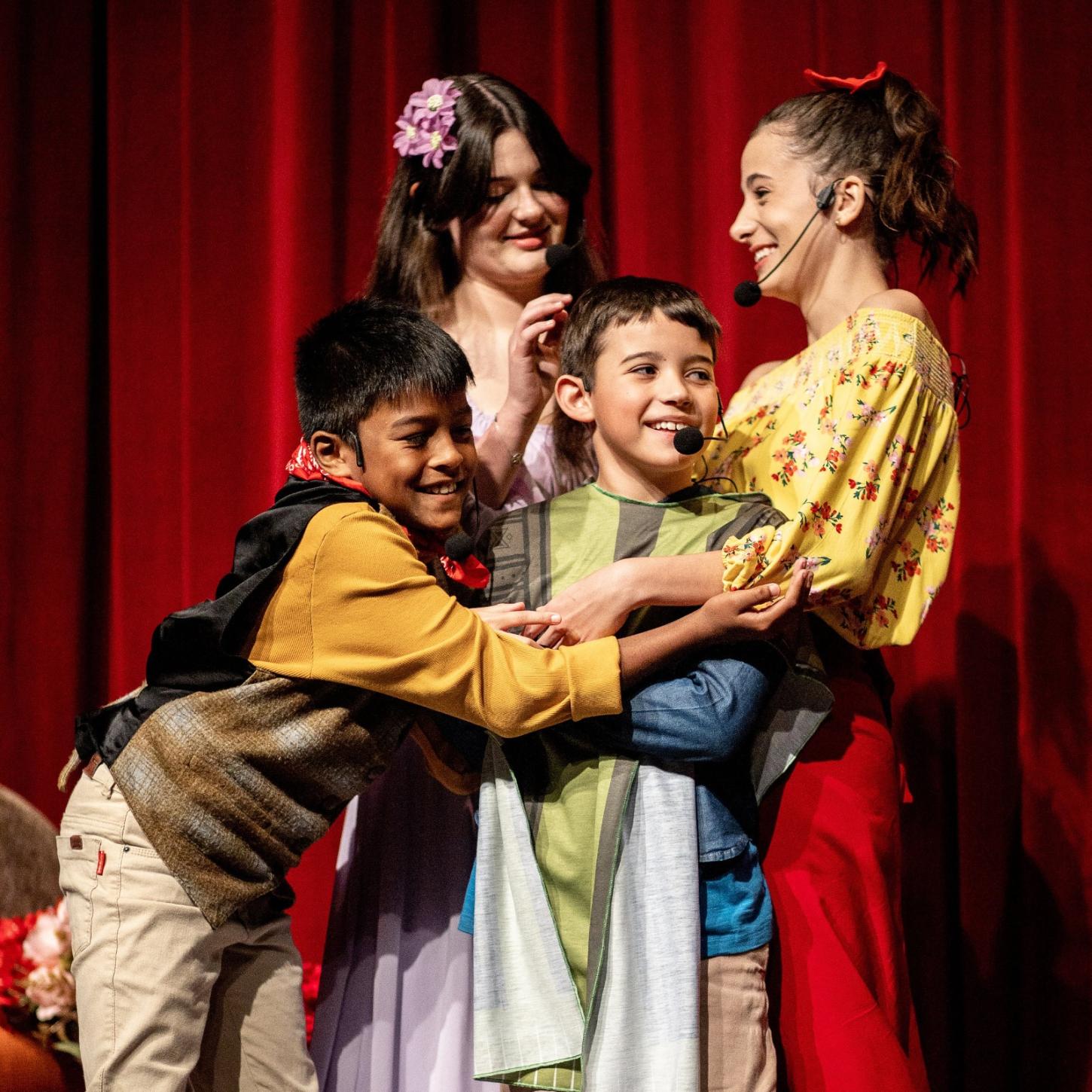 Companhia 100 Cena oferece aulas gratuitas de teatro para alunos de Timbó