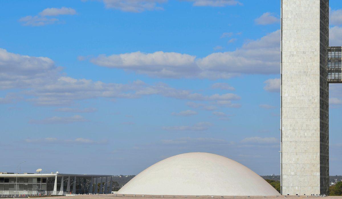 De Trump ao STF: manifesto político fala em ataque à democracia e cobra reação do Brasil