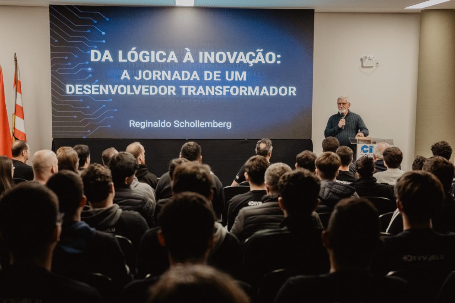 Empreendedorismo e computação quântica são destaques da aula magna de 2025 do +Devs2Blu