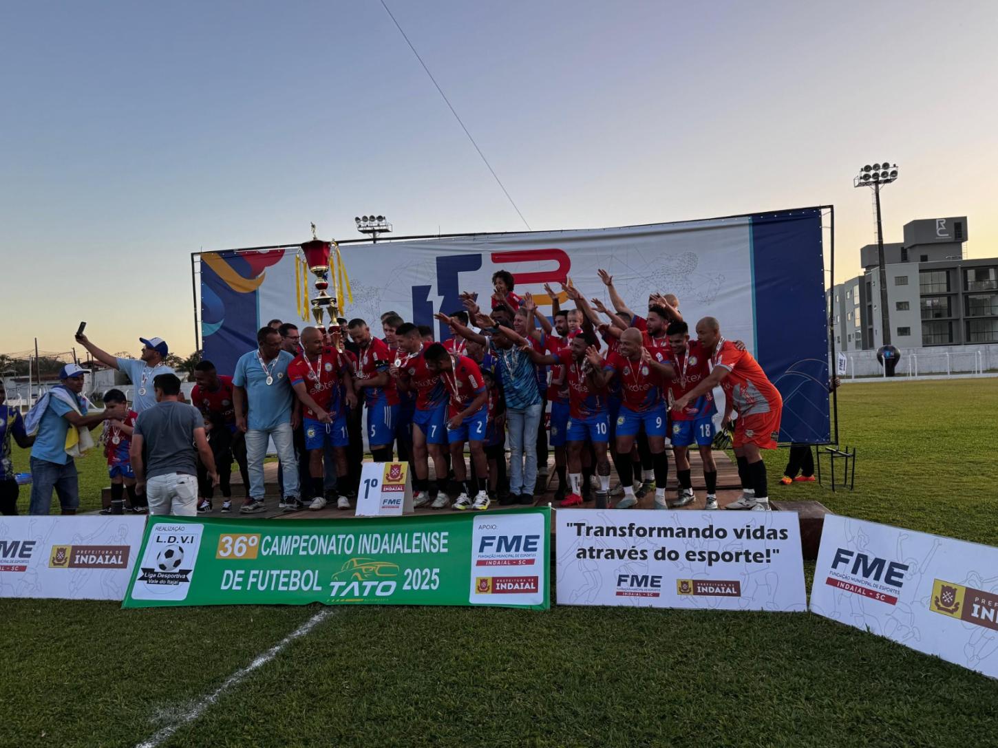 Galáticos F.C./SDR Polaquia conquista o título do 36º Campeonato Indaialense de Futebol de Campo