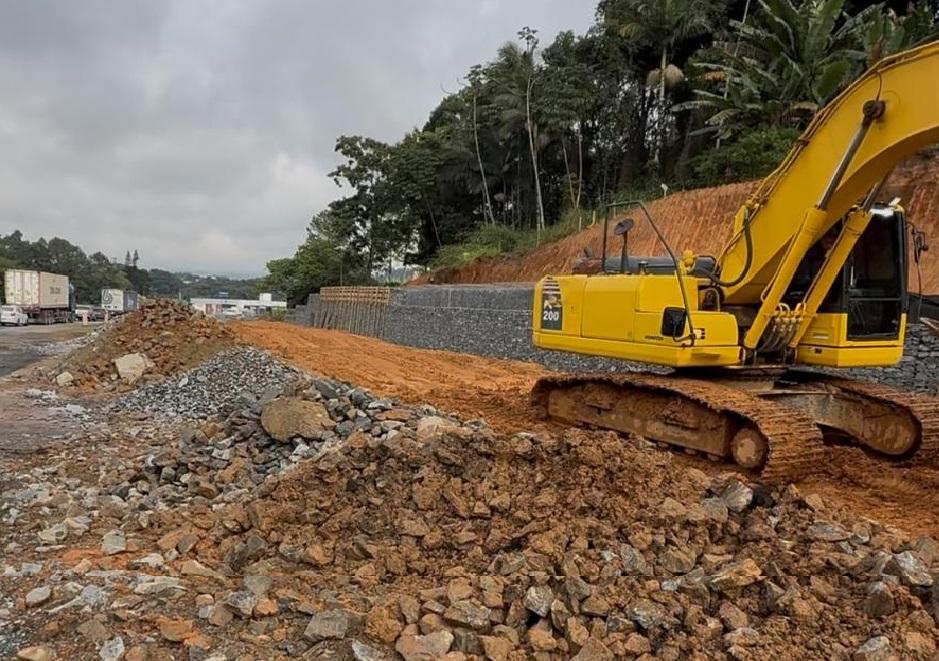 Interdição total da BR-470/SC, em Indaial, nesta sexta-feira (1)