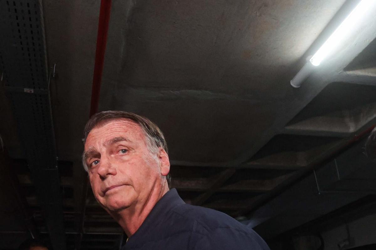 Jair Bolsonaro protocola no STF, nesta terça-feira (22/7), o esclarecimento solicitado pelo ministro Alexandre de Moraes sobre o descumprimento de medidas cautelares, o que pode le