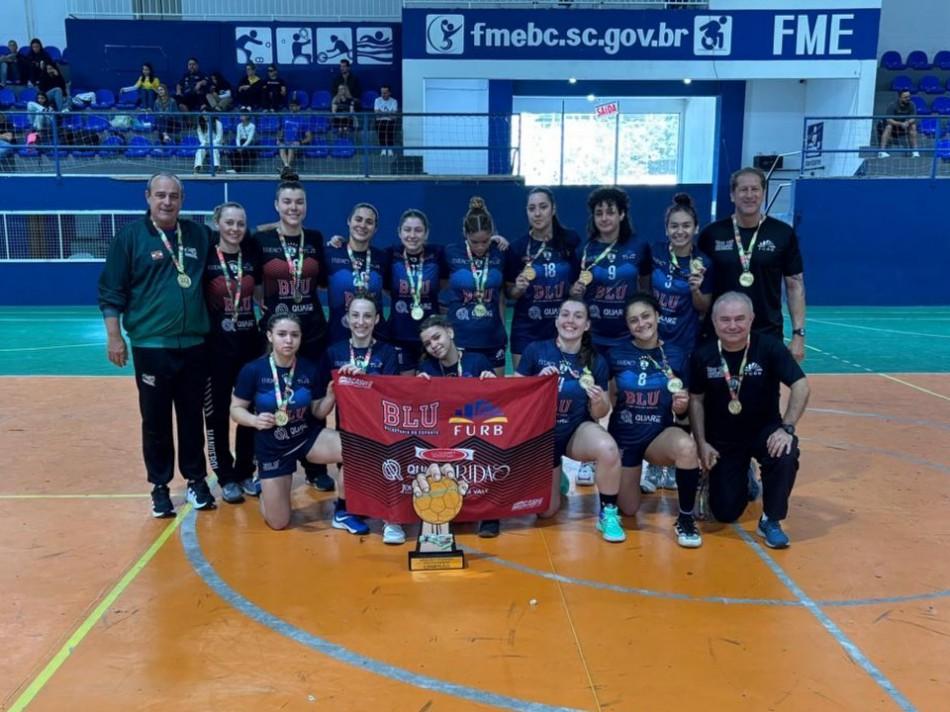 Blumenau conquista a Liga SC de handebol feminino de forma invicta