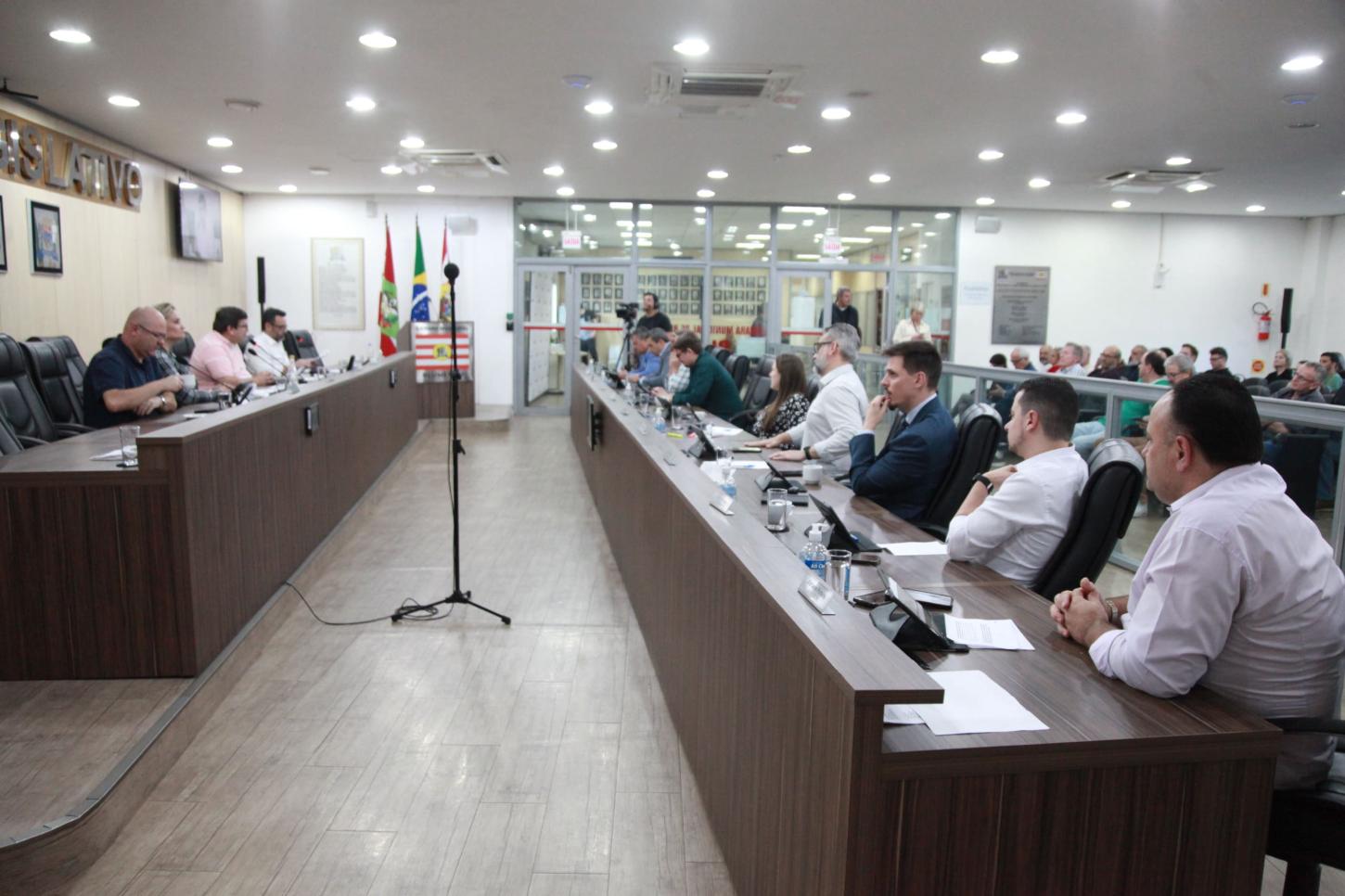 Câmara aprova projetos e discute regras para recebimento de patrocínios em Blumenau