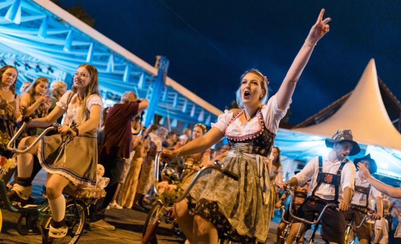 Desfile da Pomerlamm Fest altera trânsito na Rua XV de Novembro nesta Sexta-Feira  (15/08)