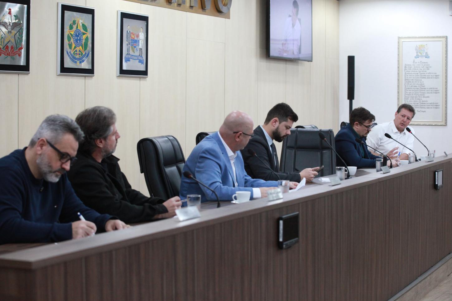 Diretor da BRK expõe promessas não cumpridas pela Prefeitura e detalha impasses no contrato de esgoto