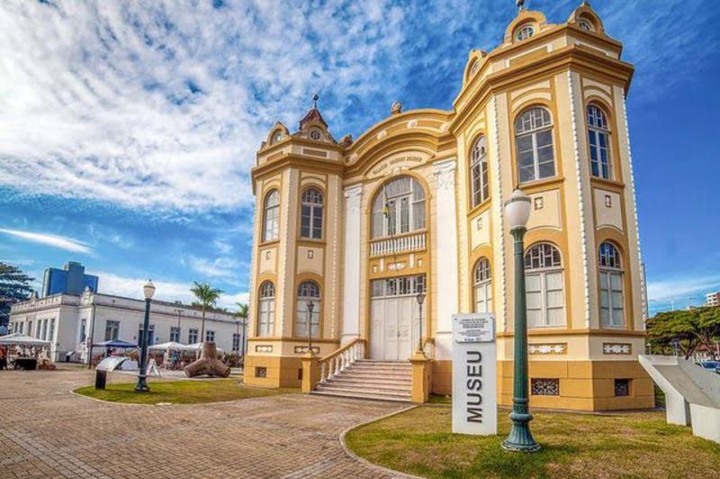 FUNDAÇÃO GENÉSIO MIRANDA LINS RETOMA O LANÇAMENTO DO ANUÁRIO DE ITAJAÍ, APÓS DOIS ANOS SEM ATUALIZAÇÃO