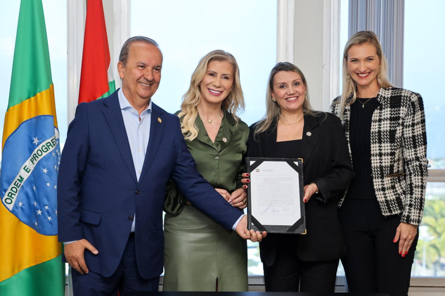 Nova secretária adjunta de Estado da Educação é empossada em SC