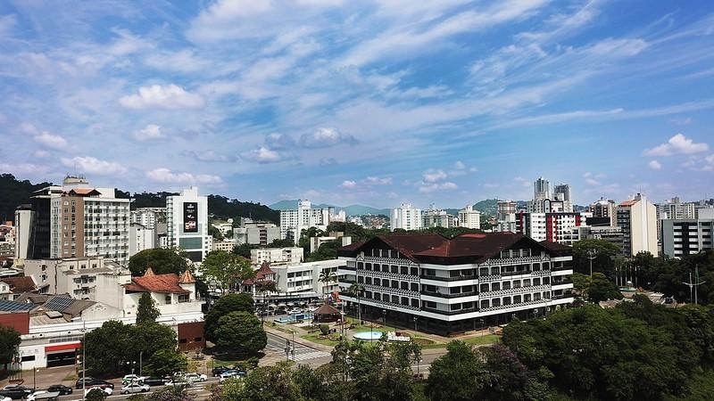 Prefeitura de Blumenau adota sistema 100% digital para admissão de servidores