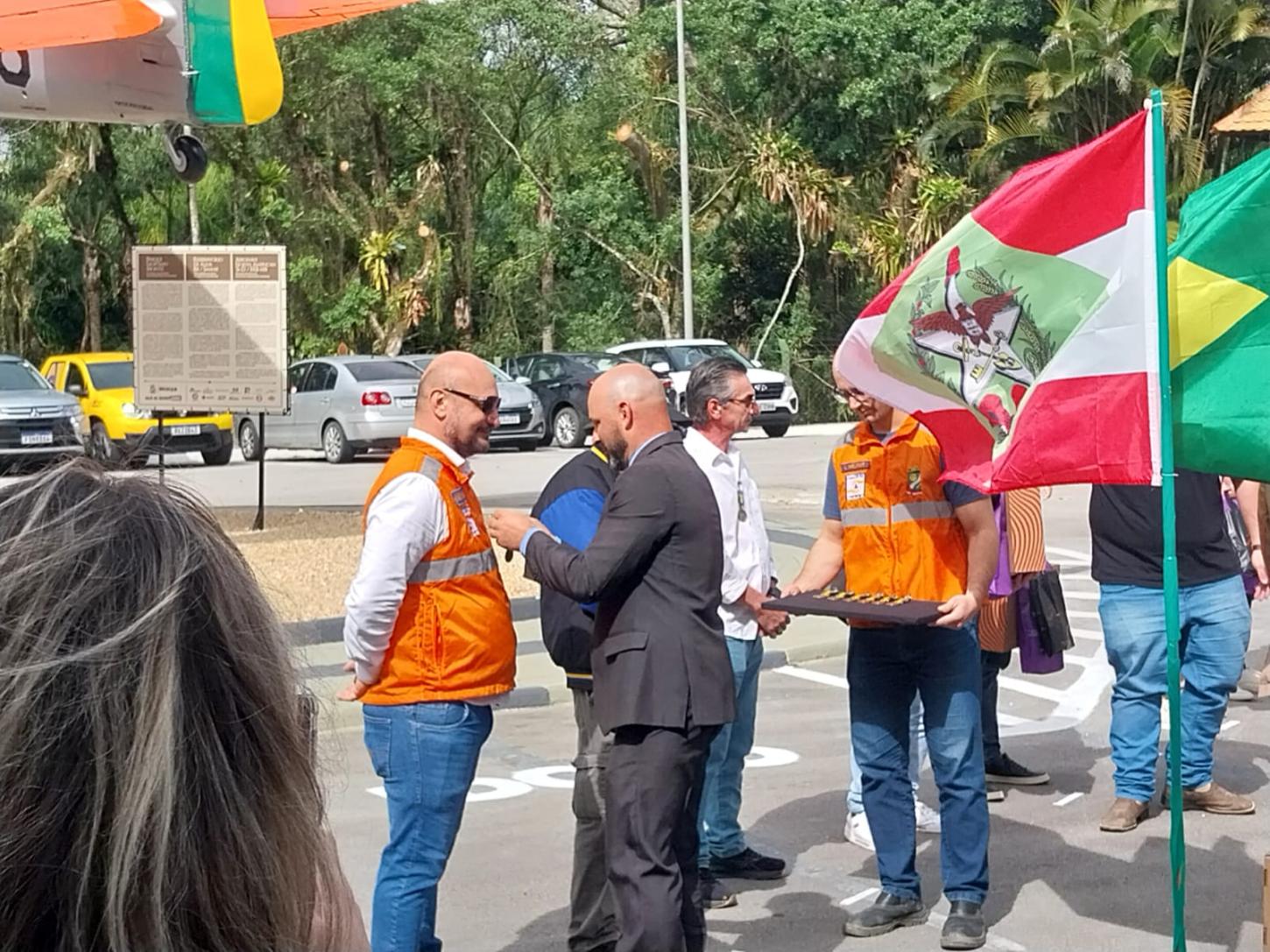 Revitalização de avião do Parque Leopoldo Moritz é marcado por apresentação aérea