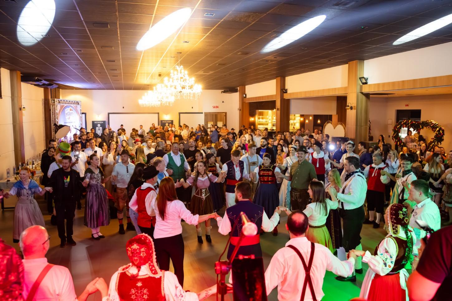 33ª Festa do Imigrante de Timbó celebra a união cultural e a tradição ítalo-germânica