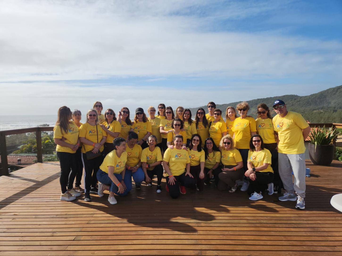 50 anos da AVOS são celebrados com solidariedade e bem-estar no Village Praia do Rosa