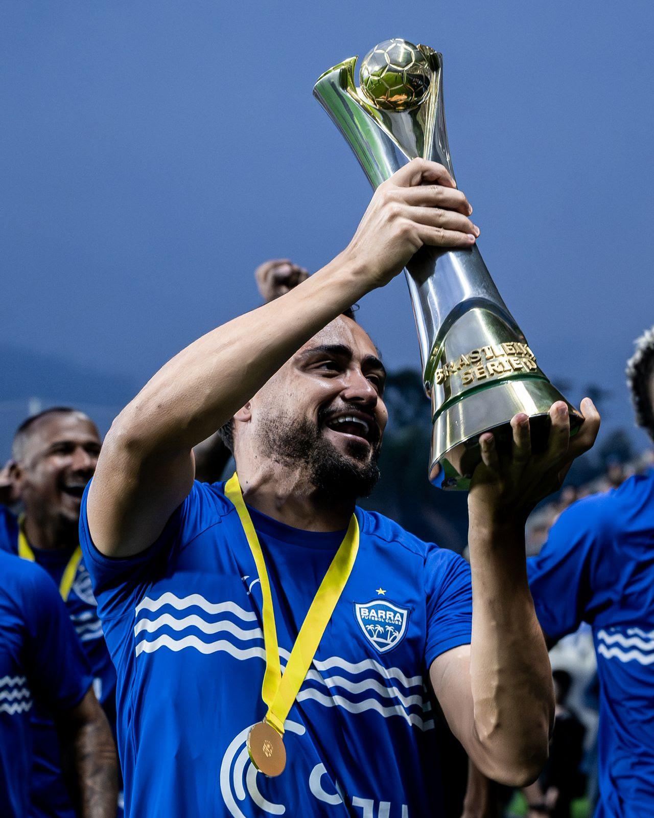 Campeão da Série D com o Barra, Guilherme Lazaroni conquistou acessos em todas as divisões do futebol brasileiro