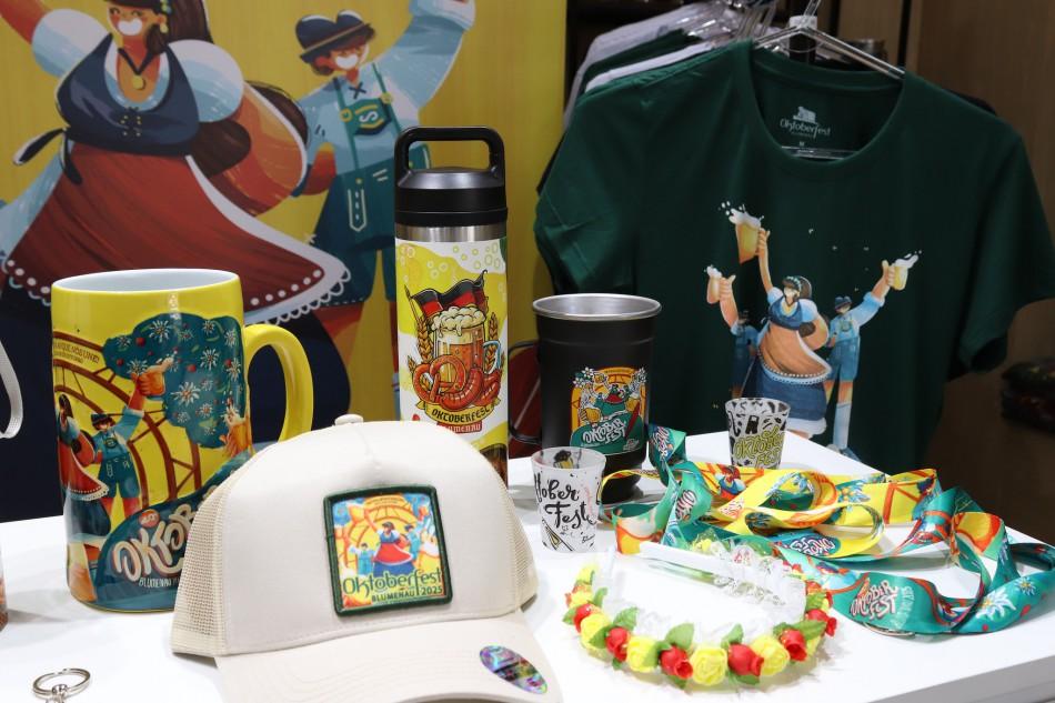 Linha de produtos licenciados da Oktoberfest ajuda a eternizar memórias nos 40 anos da festa