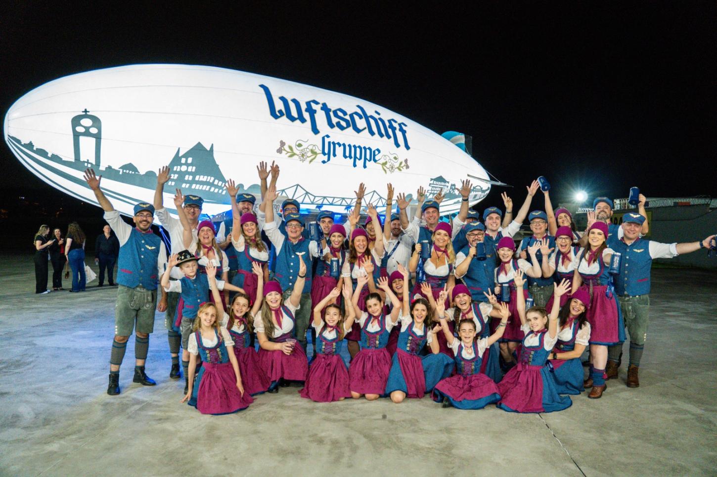 livro infantil conecta a magia dos dirigíveis à história da Oktoberfest de Blumenau