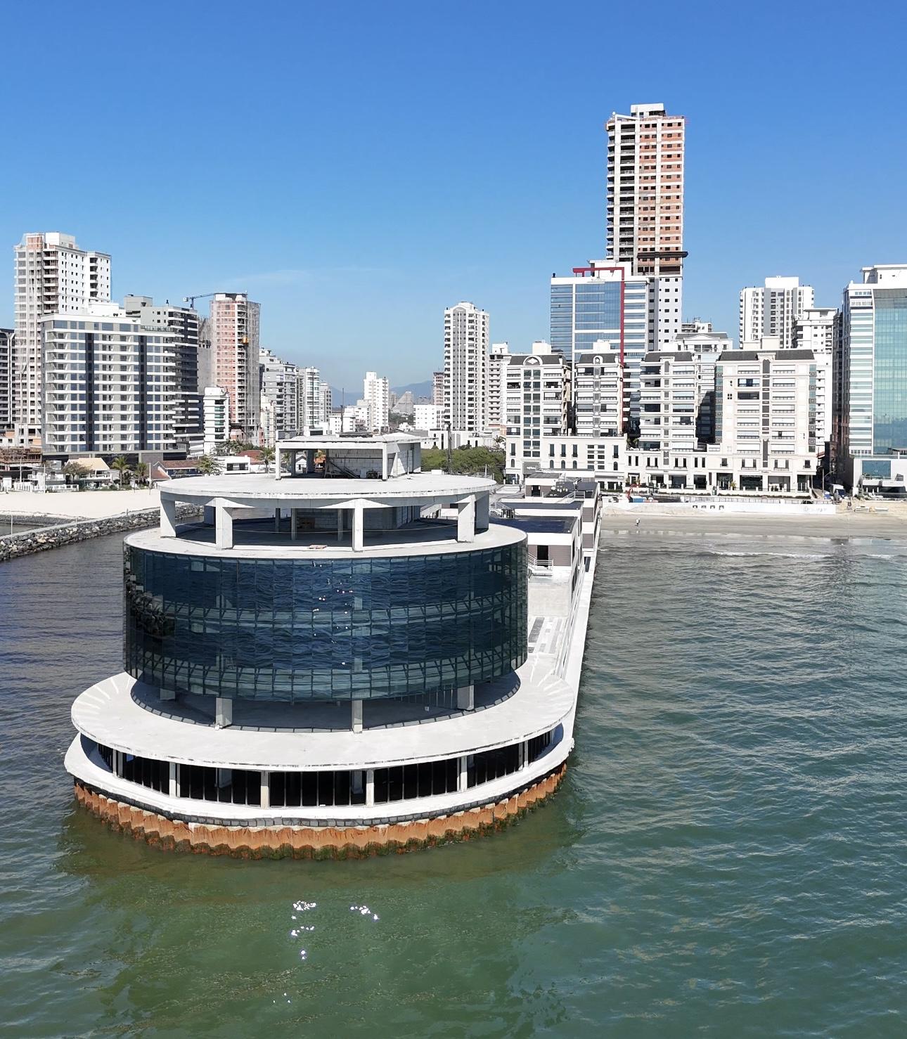 Obra do Píer Oporto, em Itapema, entra na reta final e reurbanização da orla já ultrapassa 50%