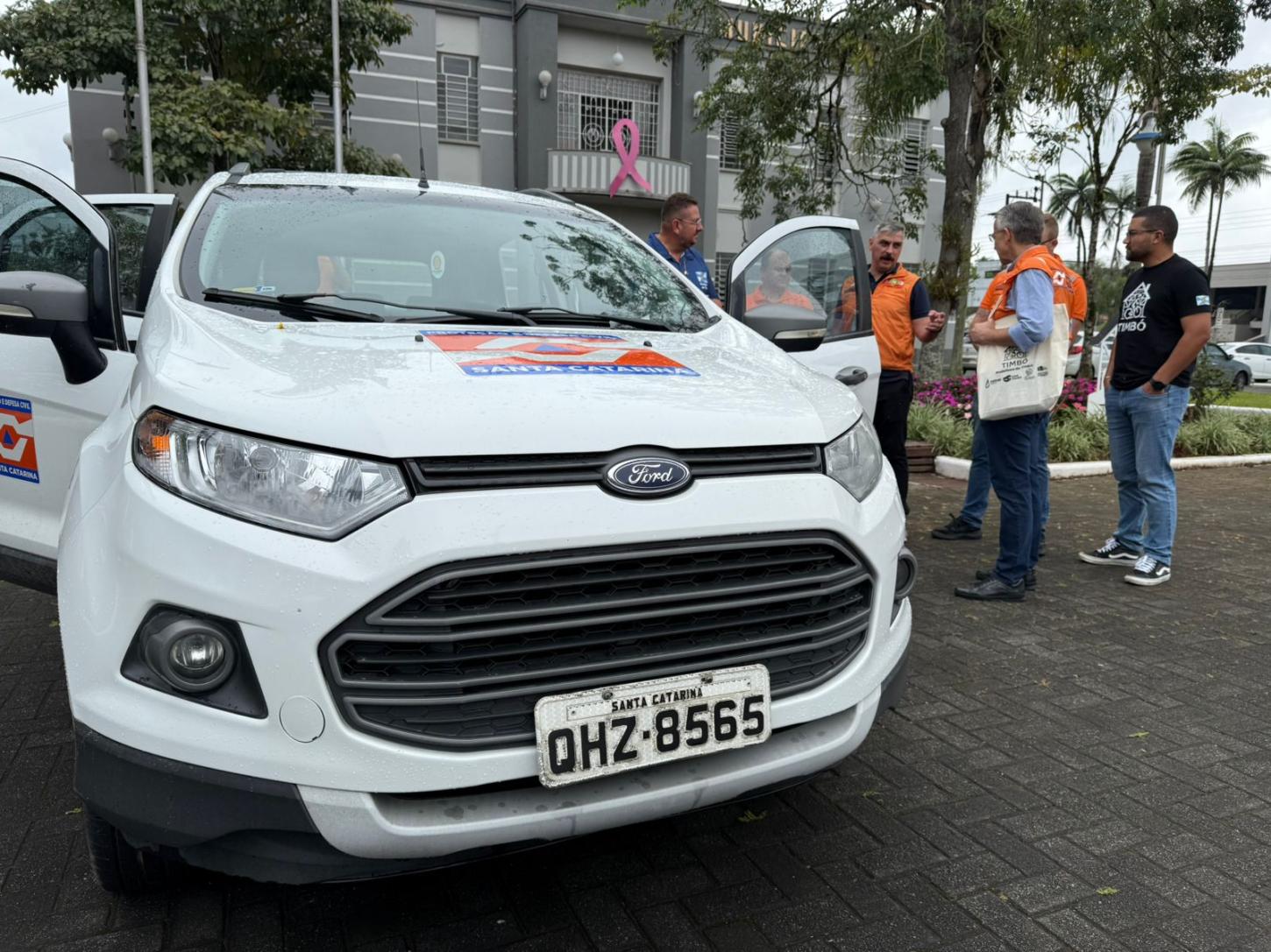 Prefeitura recebe veículo da Secretaria de Estado de Proteção e Defesa Civil